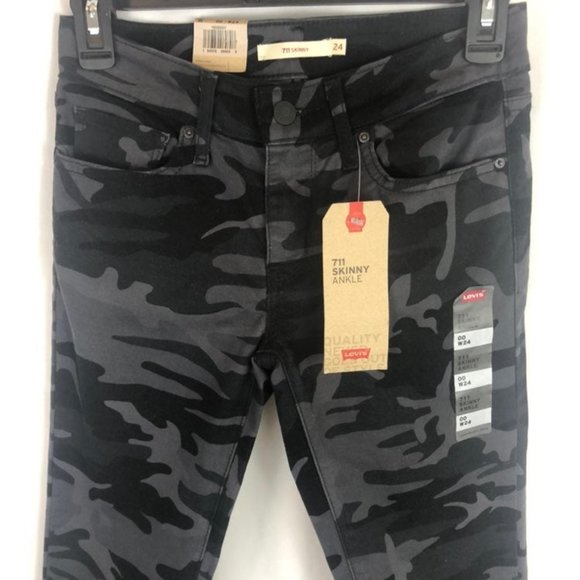 levis black camo jeans